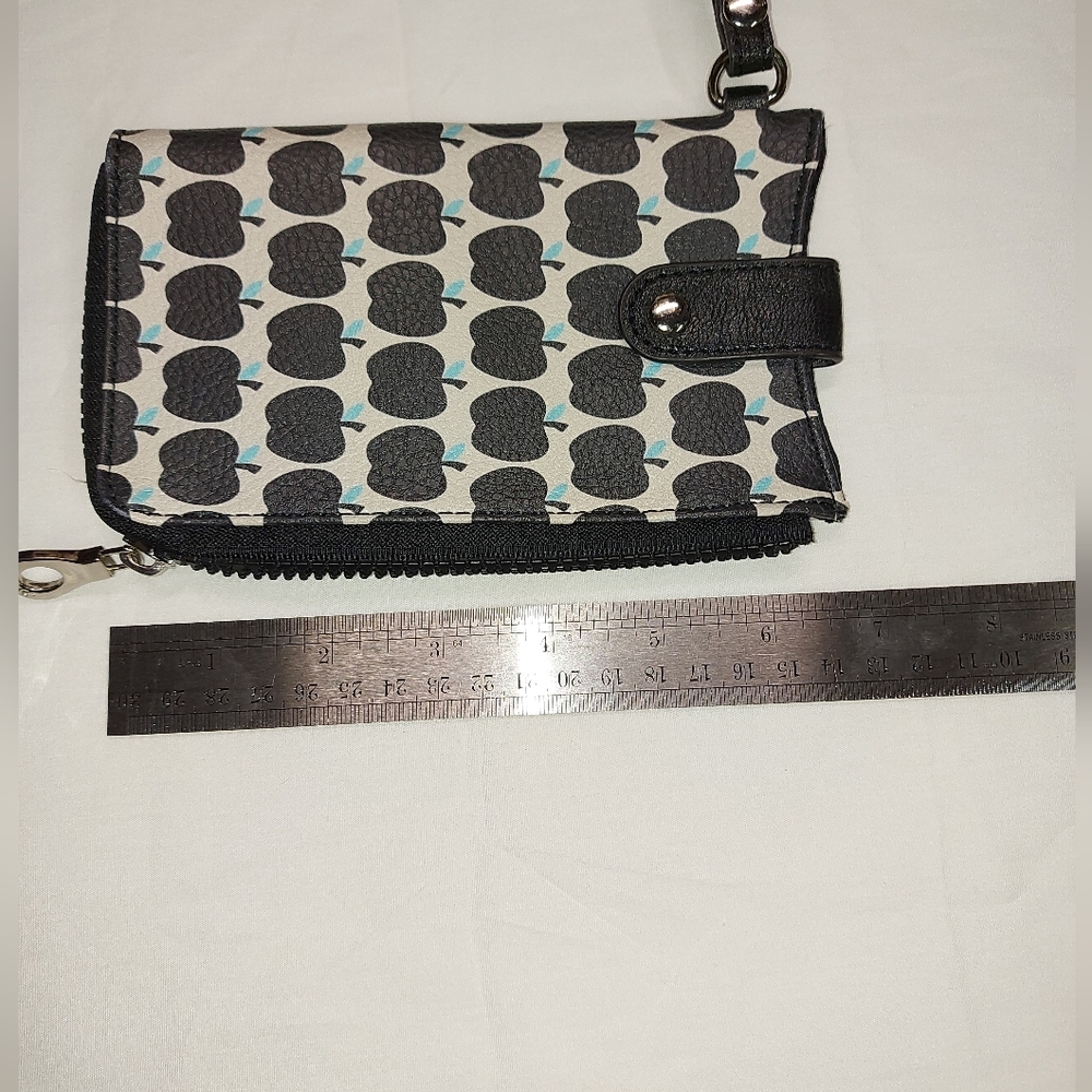 Relic Wallet Wristlet Apples Design.